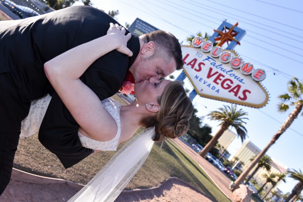 Las Vegas Wedding Photo Session at Las Vegas Sign