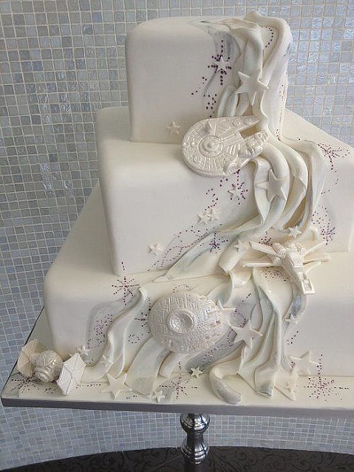 Cool Wedding Cake- Star Wars ispired wedding cake