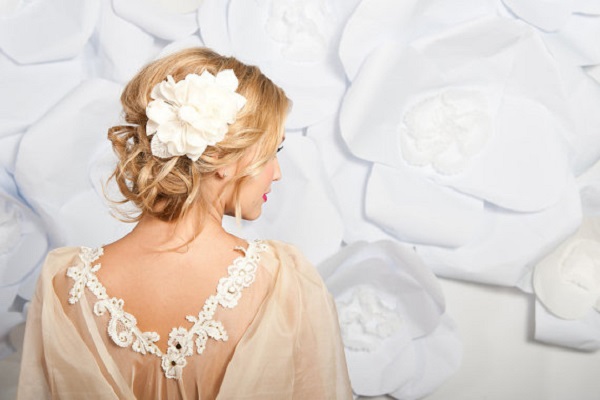 A Romantic Bride hair comb