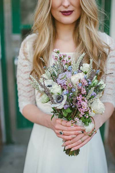 Gorgous Wedding Flowers :: Boho Chic Bridal Bouquet