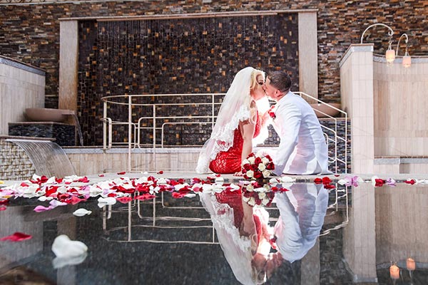 Valentine's Day Weddings in Las Vegas at Chapel of the Flowers