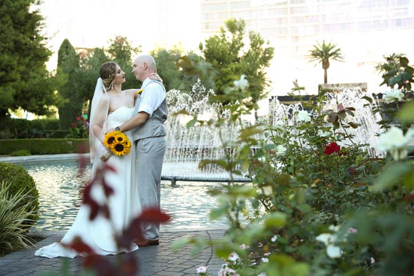 Wedding Flower Ideas | Wedding Flower for Any Season | Sunflower Fall Wedding
