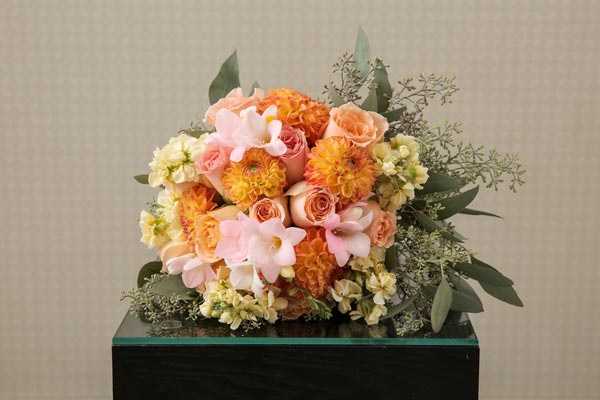 Wedding Flower Ideas | Bridal Bouquet Ideas | Peach Bridal Bouquet